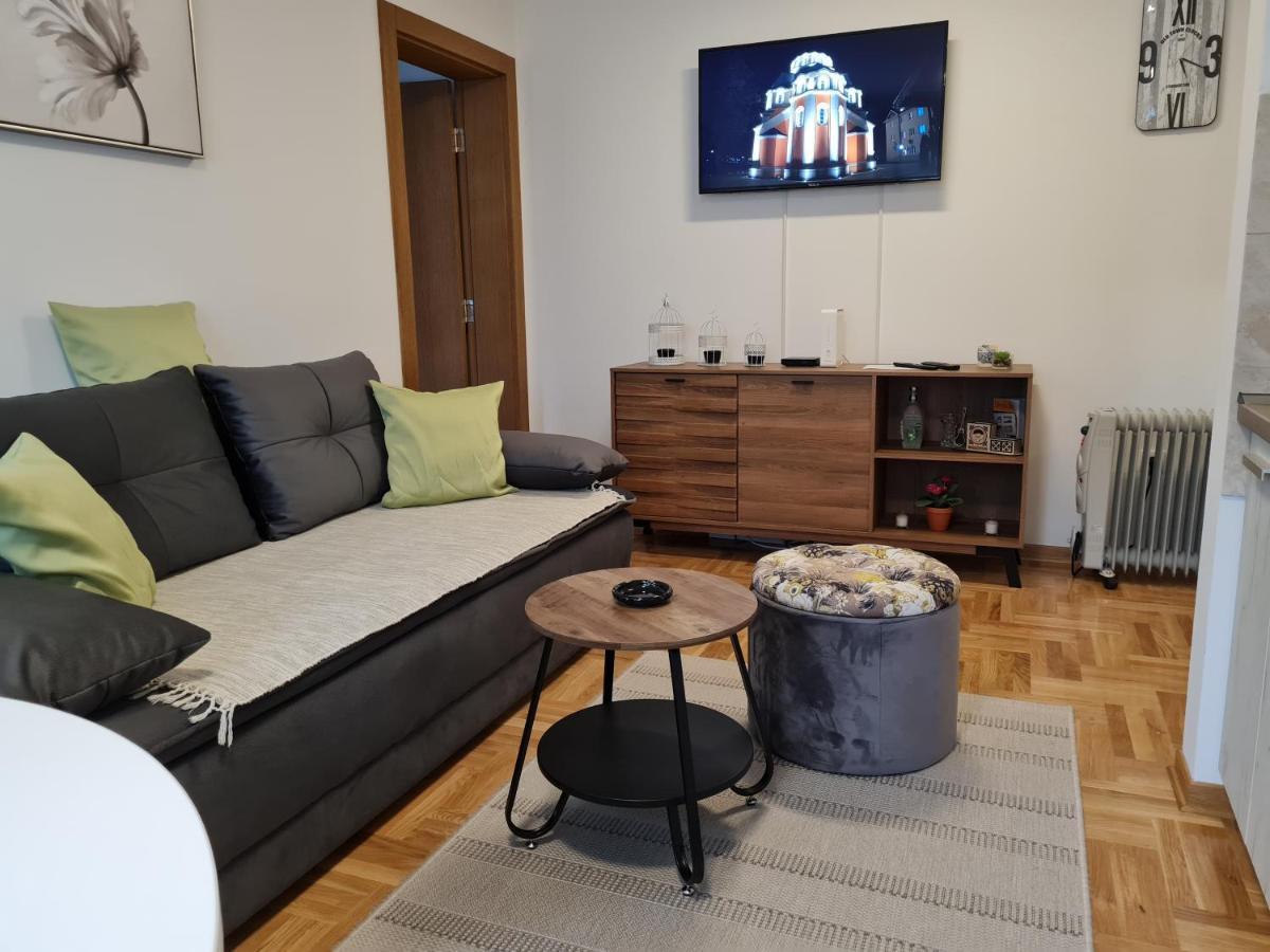 Tim Lux 2 Apartment